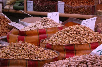 Сколько орехов в Иране! Какие хочешь! Аж стало жалко, что ни я, ни Любен не являемся ценителями орехов. Автор фото Завирюхина Мария (Масяня)